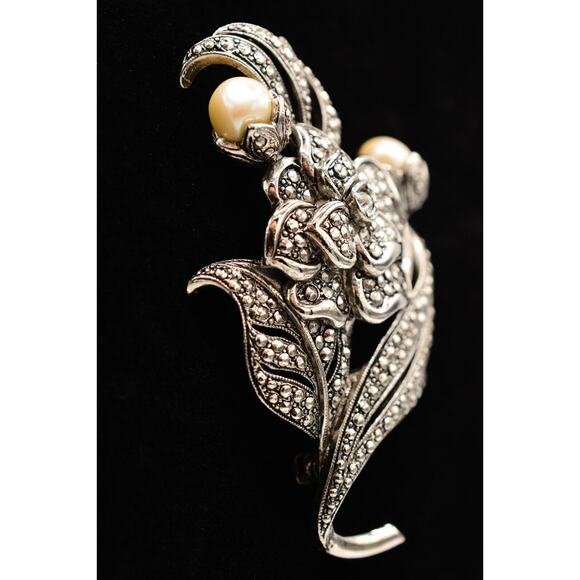 KJL Avon Vintage Flower Pin Brooch Silver Rhinestone Crystal Pearl Signed Bin5B - Picture 3 of 12